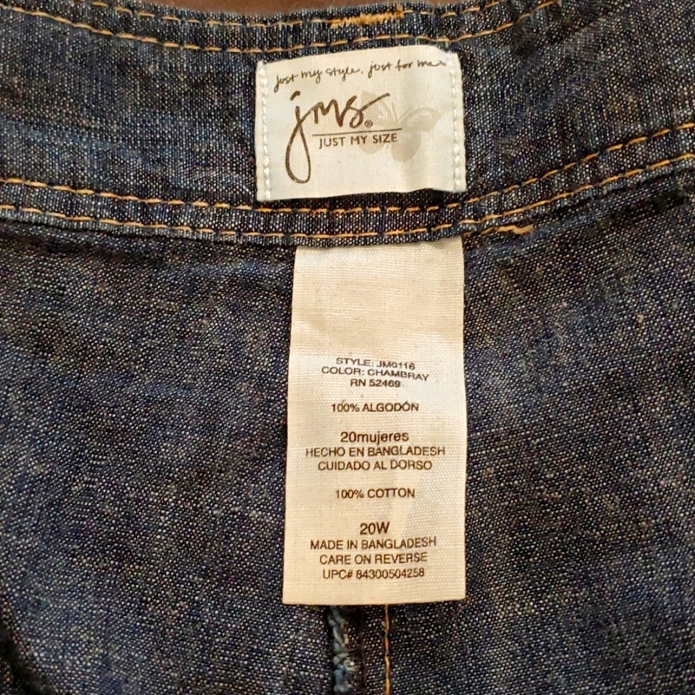 Shorts - Picture 2 of 5